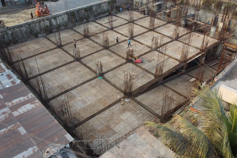 Betonová cesta ve svahu s KARI sítí – Česká Třebová, C 25/30 XF 15 cm, KARI 6/150, dilatace po 4 m, sklon 12 %
